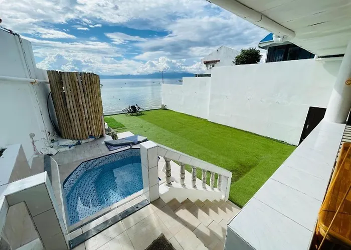 Oceanfront Hideaway * モアルボアル